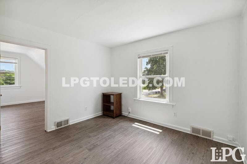 Toledo Condo: 3843 Peru St