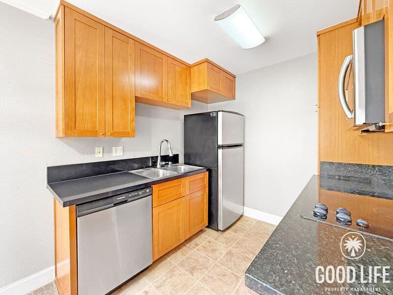 La Jolla Condo: 8512 Via Mallorca