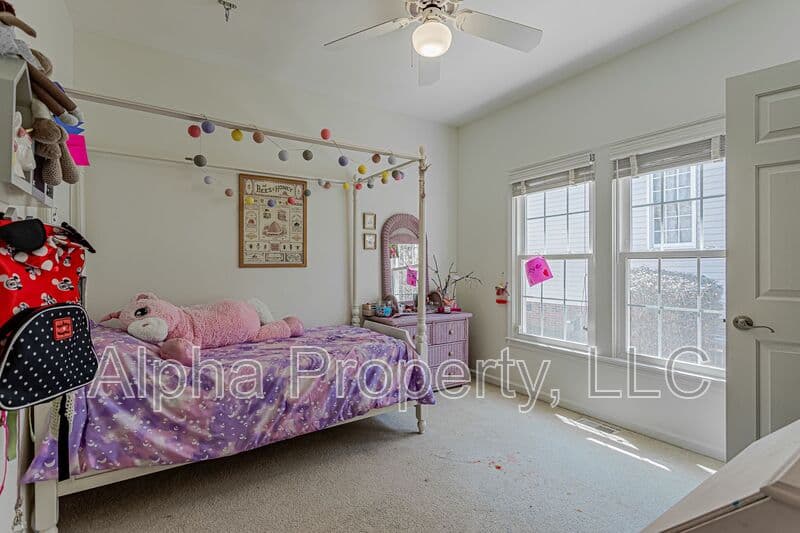Greer House: 209 Birchleaf Ln