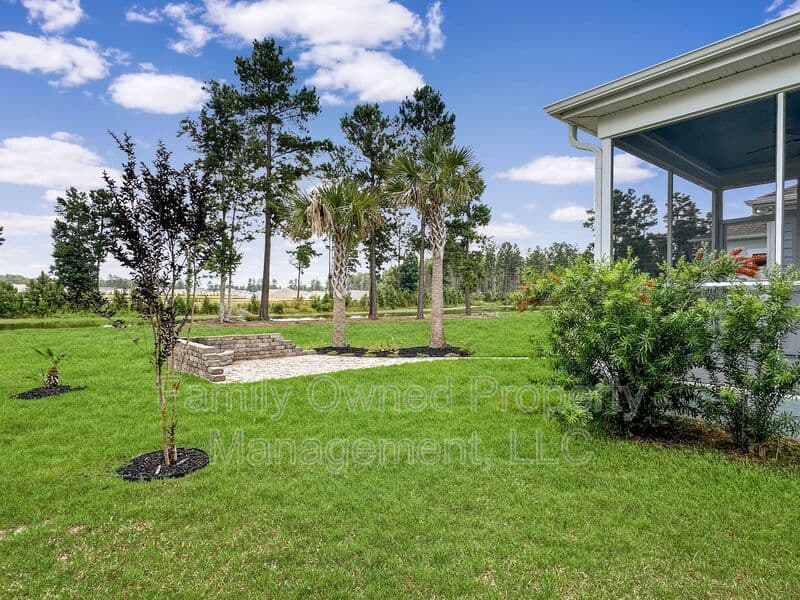 Summerville House: 128 Whaler Ave
