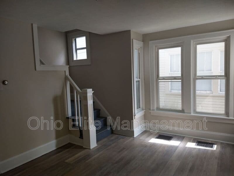 Columbus House: 206 N Harris Ave