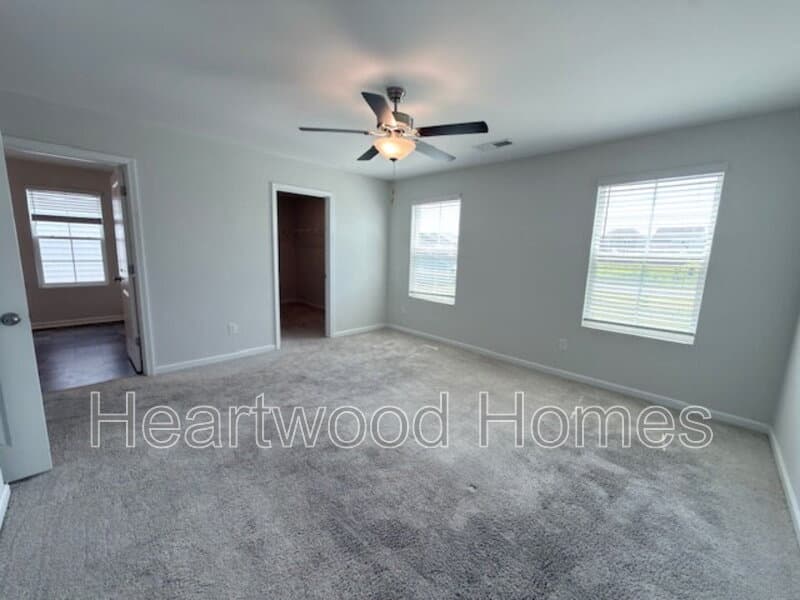 Elgin House: 406 Eclipse Lane