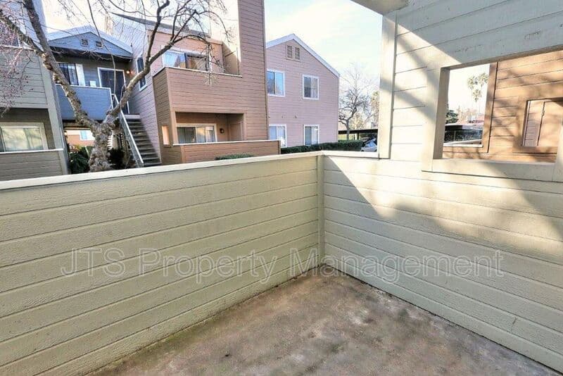Sacramento Condo: 1019 Dornajo Way