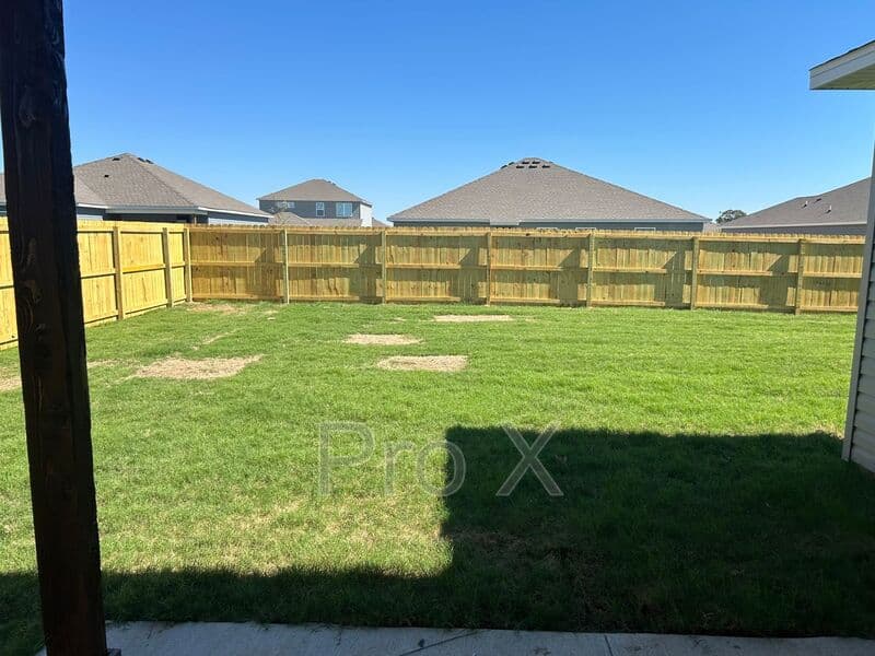 Pea Ridge House: 2708 Young St