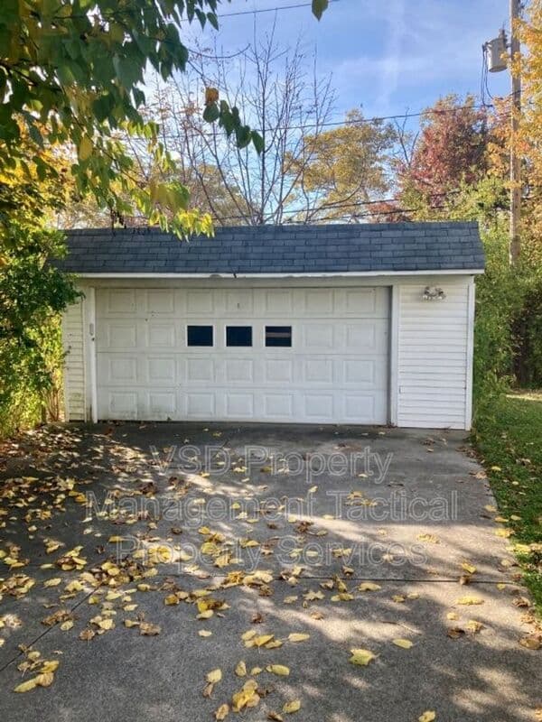 Garfield Heights House: 4630 E 86 St