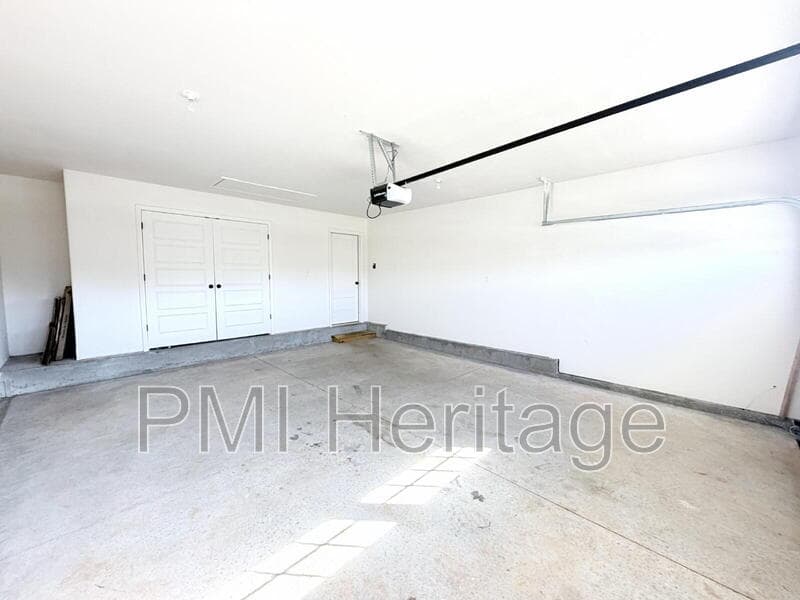 Pea Ridge House: 256 Hunt Street