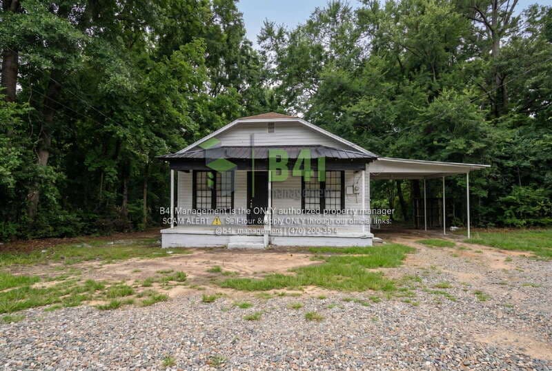 Milledgeville House: 1645 Vinson Hwy
