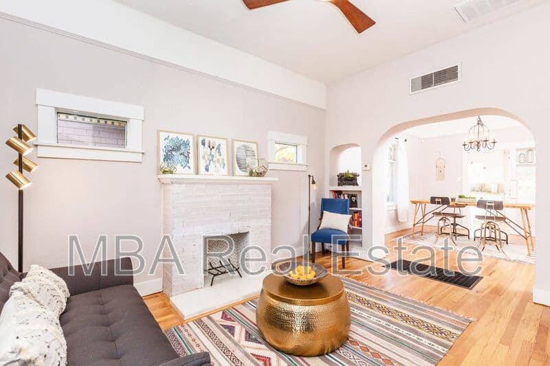 Phoenix Condo: 1325 W Woodland Ave