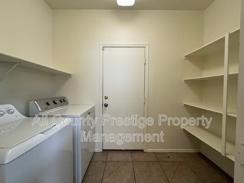 Laveen House: 6859 W Darrel Road
