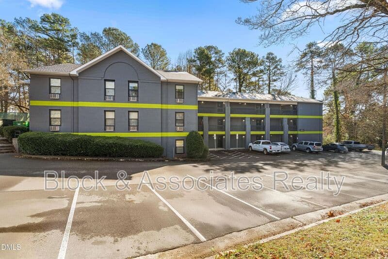 Raleigh Condo: 5104 Hollyridge Drive