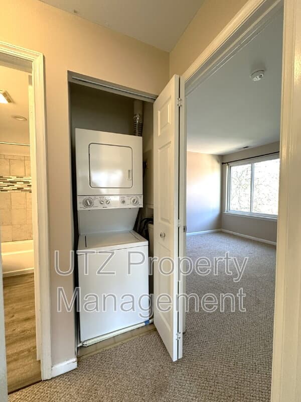 Glen Burnie Condo: 1111 Castle Harbour Way