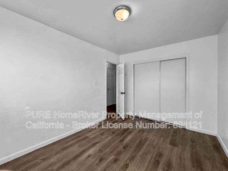 Sacramento House: 590 Las Palmas Ave