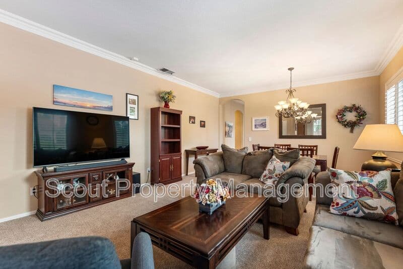 Temecula House: 30911 Putter Circle