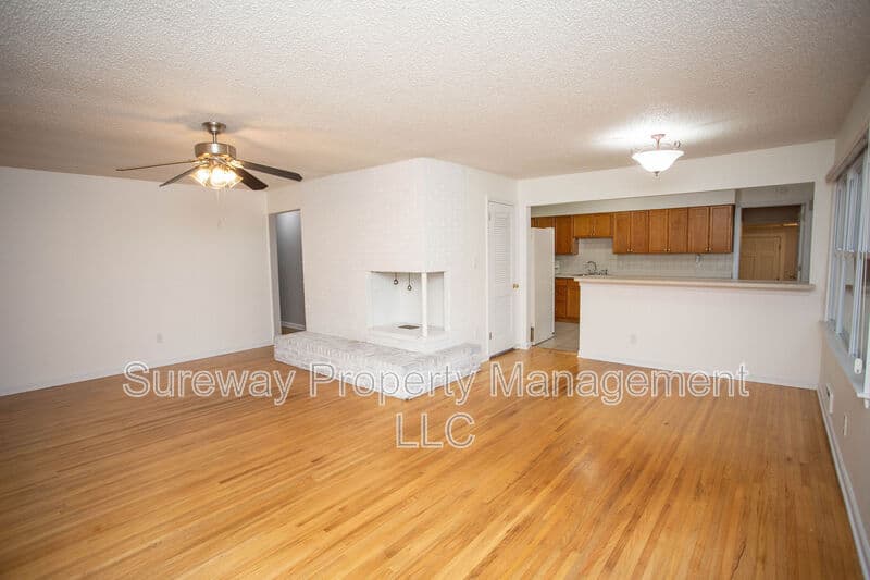 Cherry Hill House: 126 Sharrowvale Rd