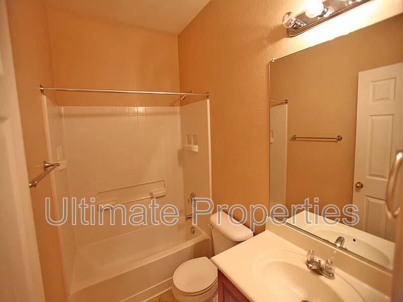 Surprise House: 17572 W Lundberg St