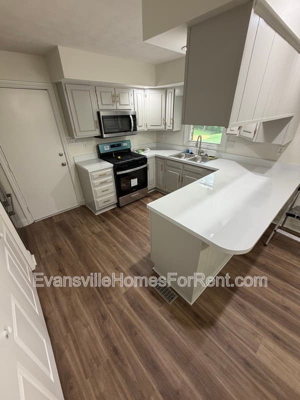 Evansville House: 9501 Darmstadt Road