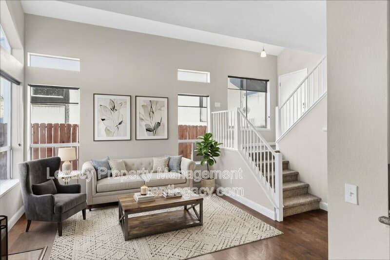 Suisun City House: 232 Redstone Cir