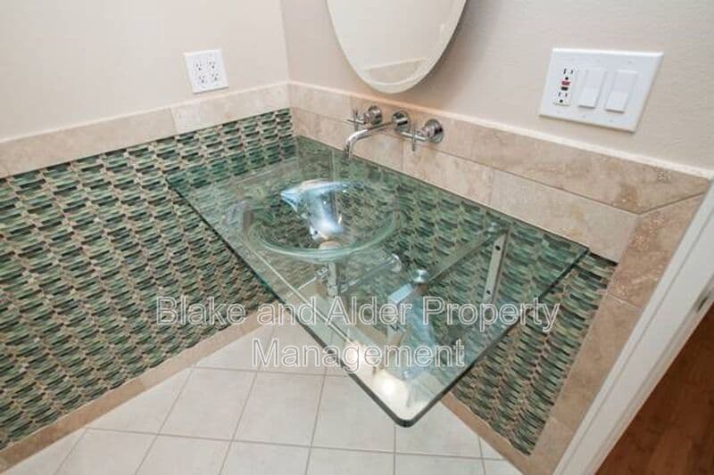 Portland House: 4330 SW Council Crest Dr