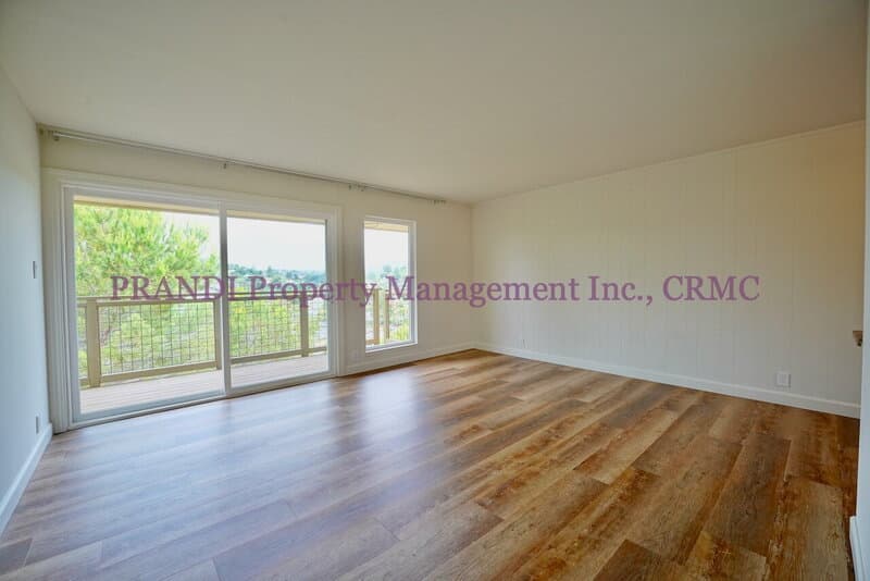 Tiburon Condo: 20 Circle Dr