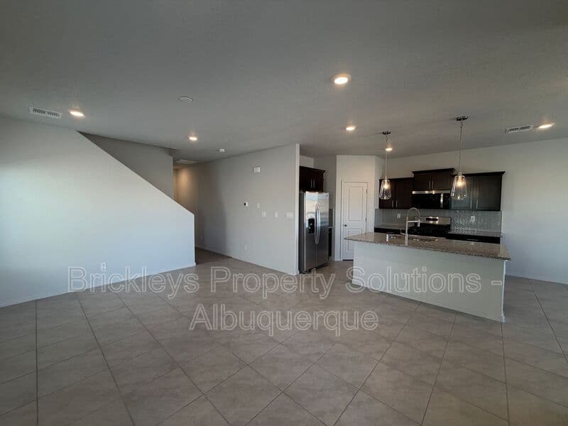Albuquerque House: 6118 Chicago Dr SE