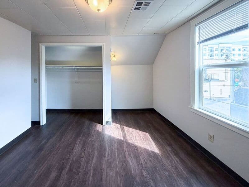 Eugene Condo: 1273 Patterson Alley