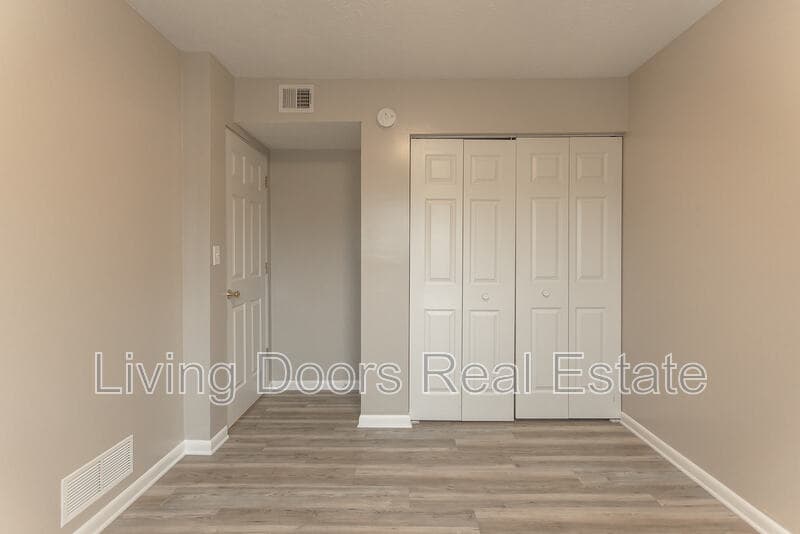 Lincoln Condo: 4709 Gladstone St.