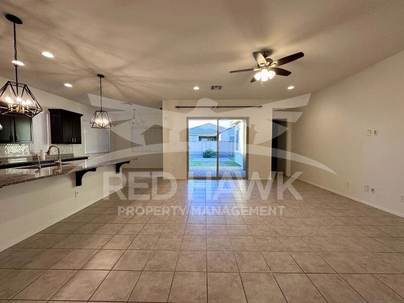 Gilbert House: 991 E Holland Park Dr