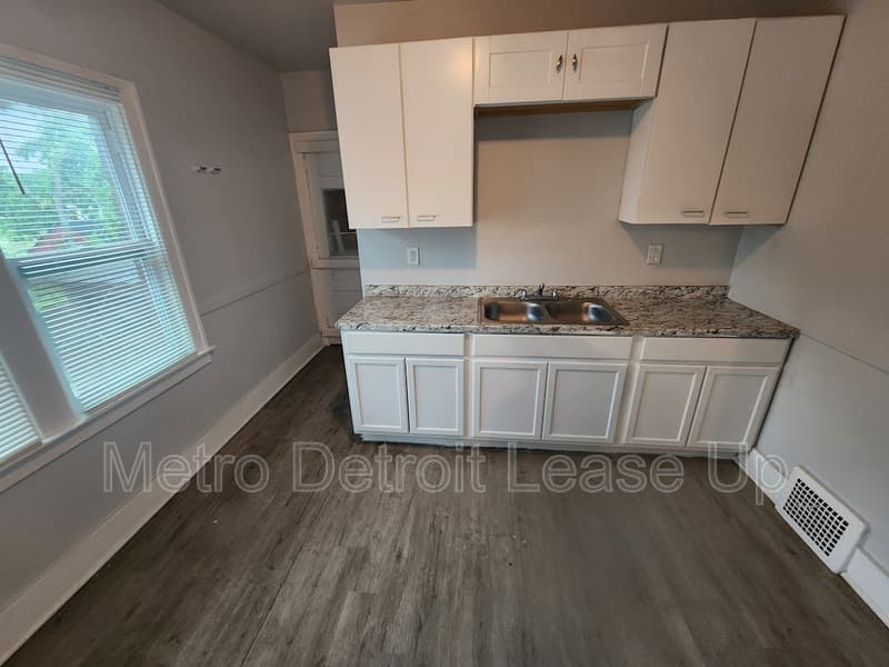 Detroit House: 5527 Nottingham