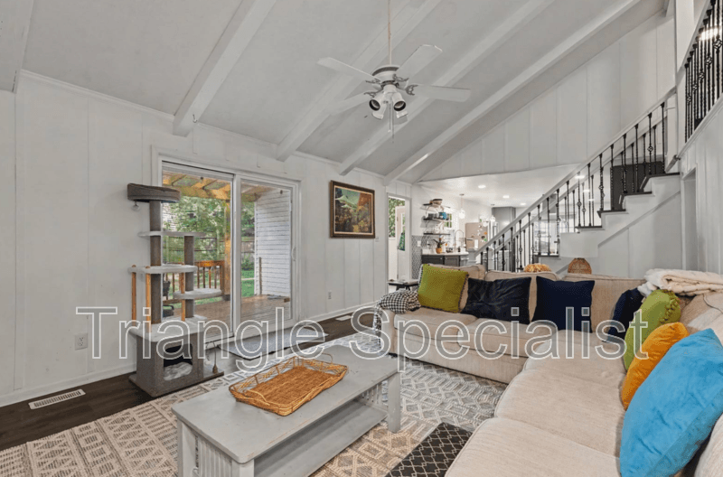 Raleigh House: 4101 Pickwick Drive