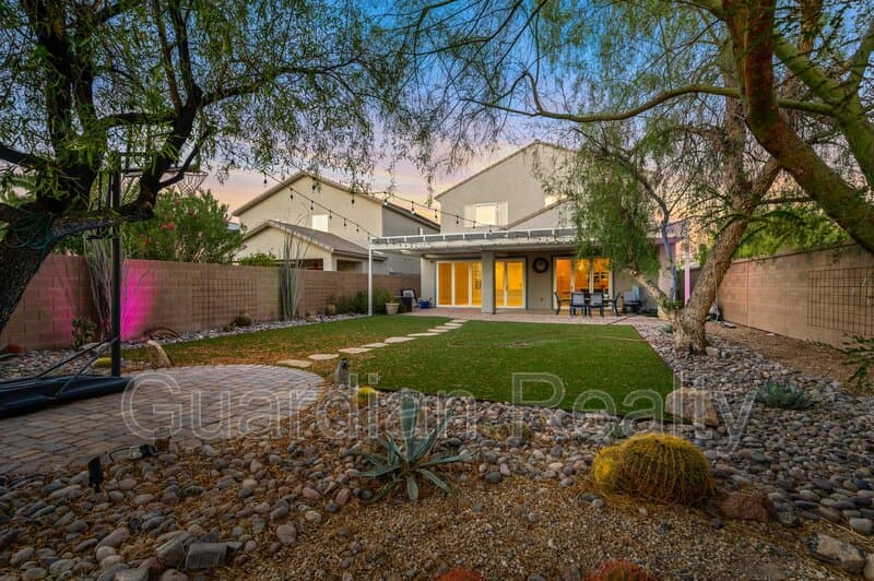 Henderson House: 2485 Sturrock Dr