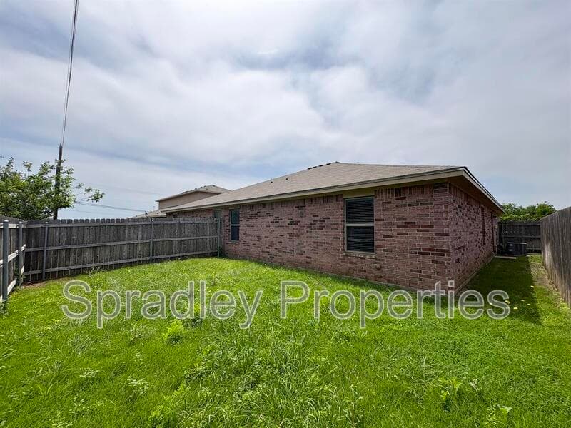 Belton Condo: 749 Laila Ln