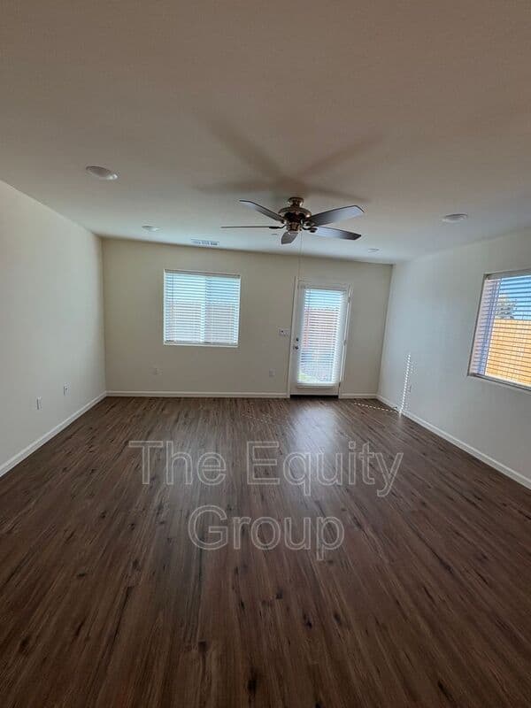Visalia House: 30643 Marigold Road
