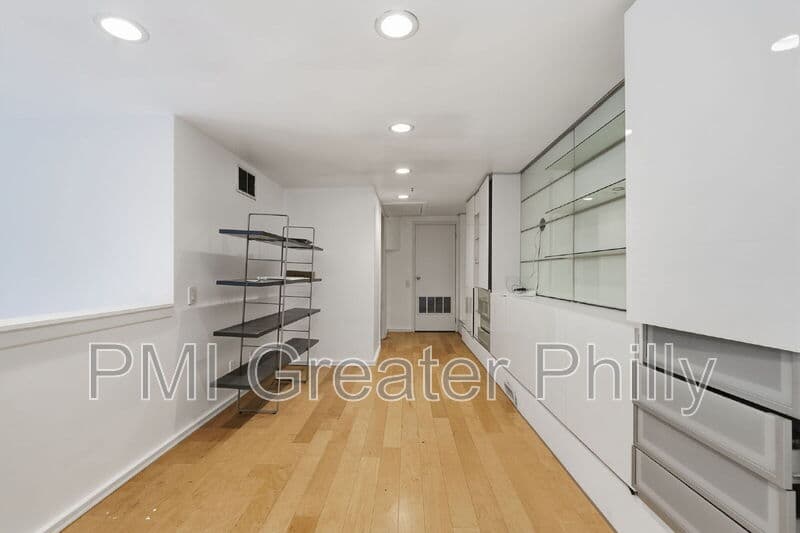 Philadelphia Condo: 182 Gay St