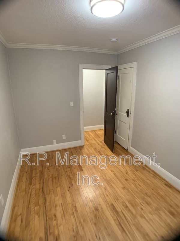 Saint Paul Condo: 1150 Central Ave W