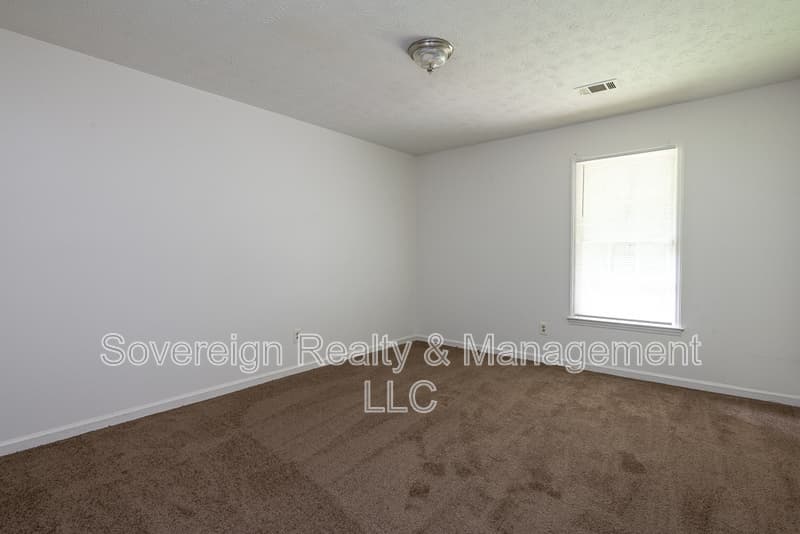 Jonesboro House: 8165 Magnolia Dr