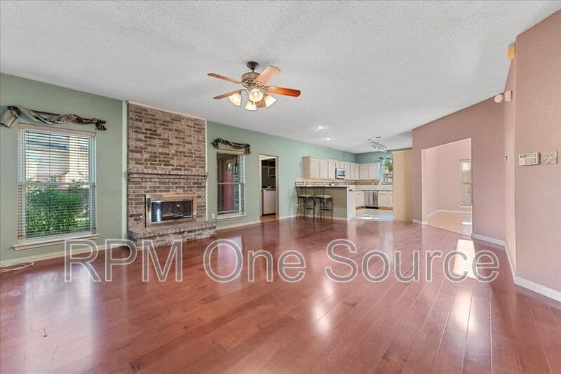 Plano House: 6752 Macintosh Drive