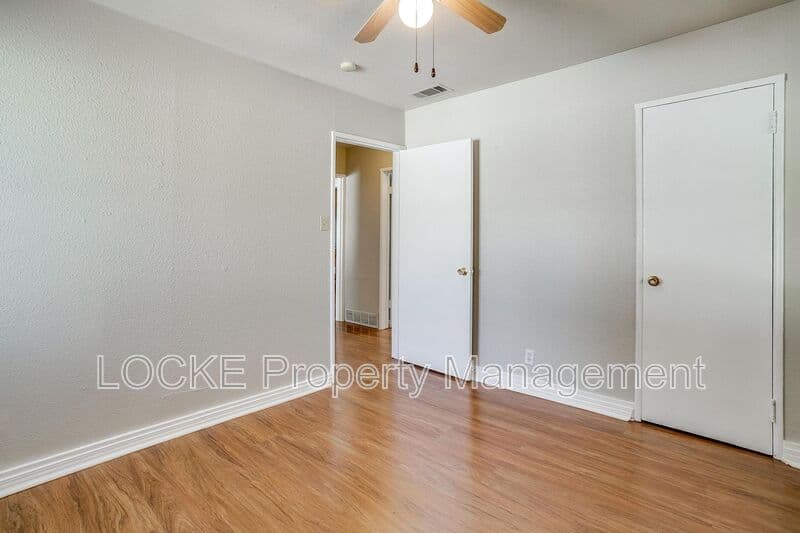 Fort Worth House: 3421 South University Drive