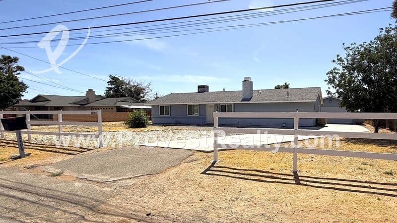 Apple Valley House: 12406 Pawnee Rd