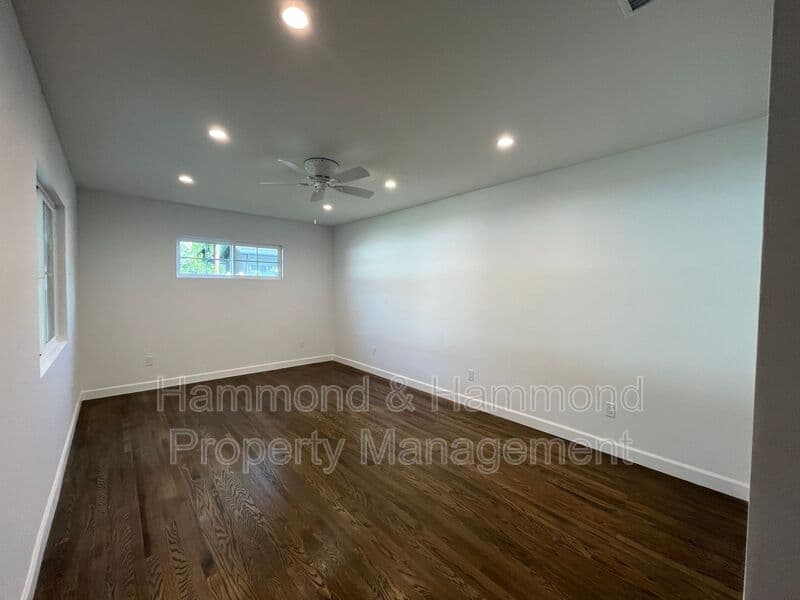 Sherman Oaks House: 13607 Huston St.
