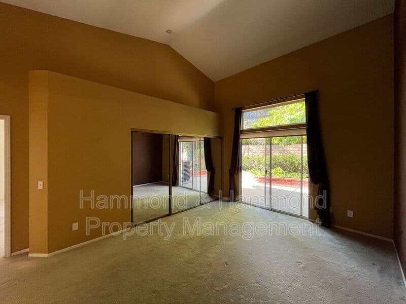 Simi Valley House: 634 Twin Peaks Ave.