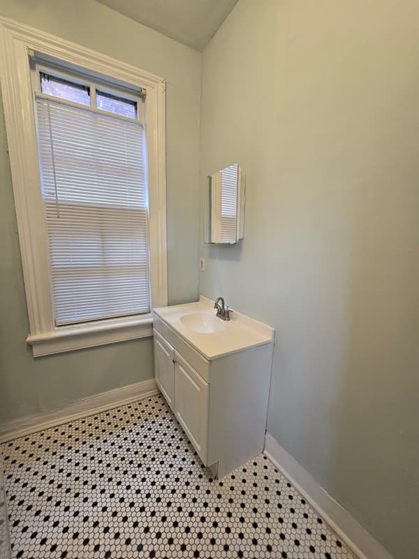 Richmond Condo: 1016 Park Ave