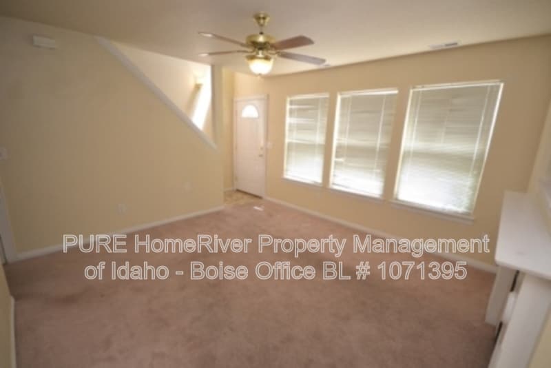 Nampa House: 1304 S Ivy St