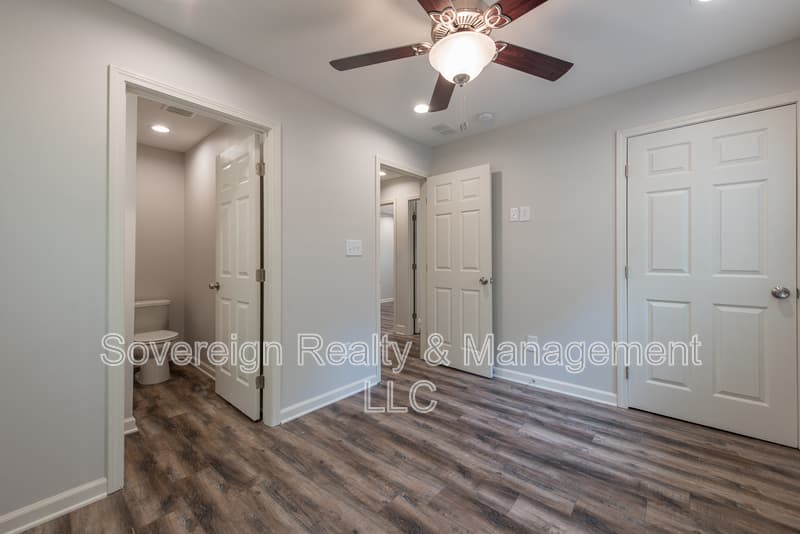 Atlanta House: 455 Bolton Rd NW