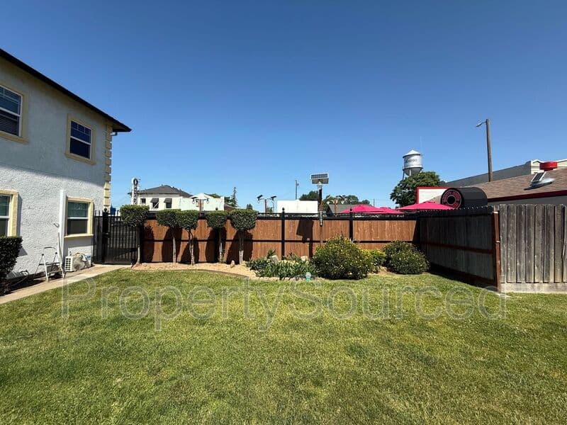 Lockeford Condo: 13438 E Highway #88