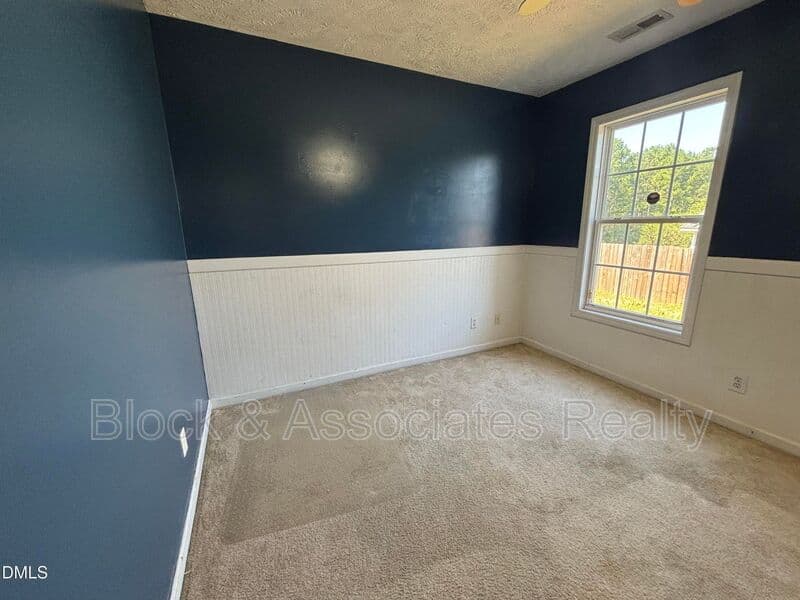 Raeford House: 337 Americana Dr