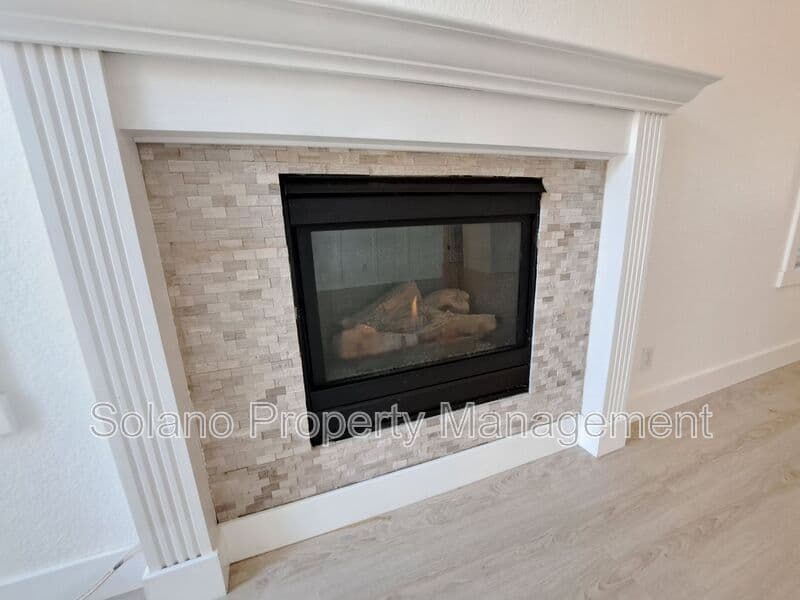 Vacaville House: 472 Somerville Circle