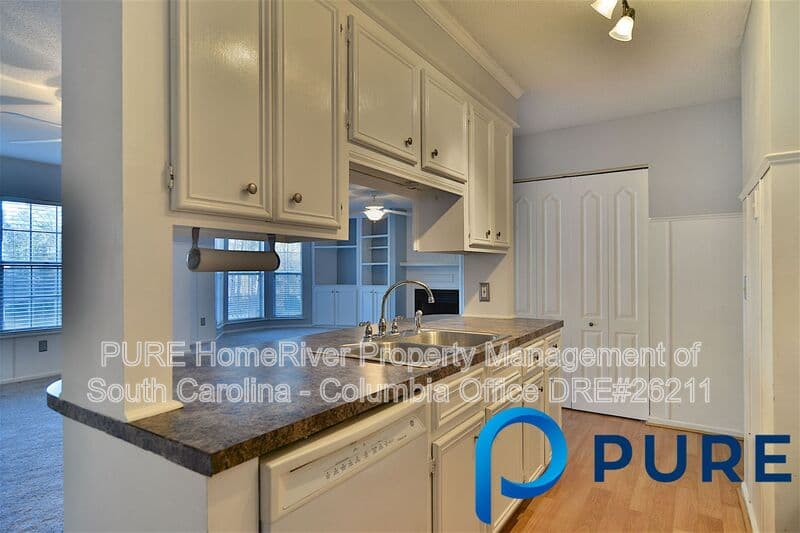Columbia House: 17A Battery Walk Ct