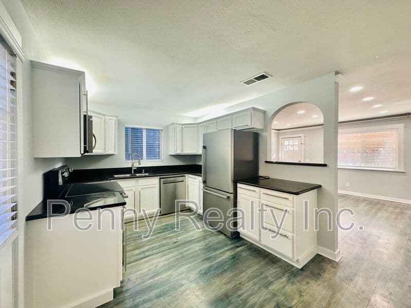 San Diego Condo: 294 Woodman St.