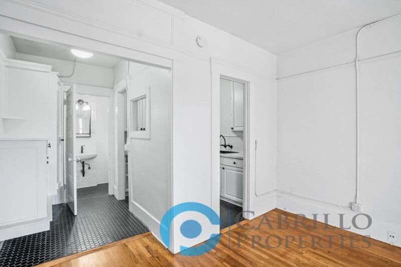 San Diego Apartment: 2241 Fourth Ave