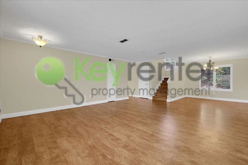 Rocklin House: 1936 Hillock Court